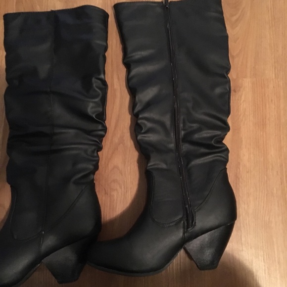 Boots - Picture 2 of 3